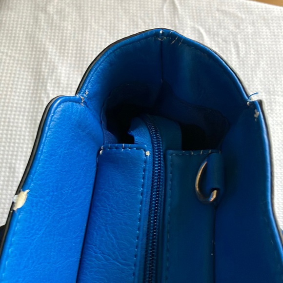Blue satchel purse with detachable cross body strap - Picture 9 of 16